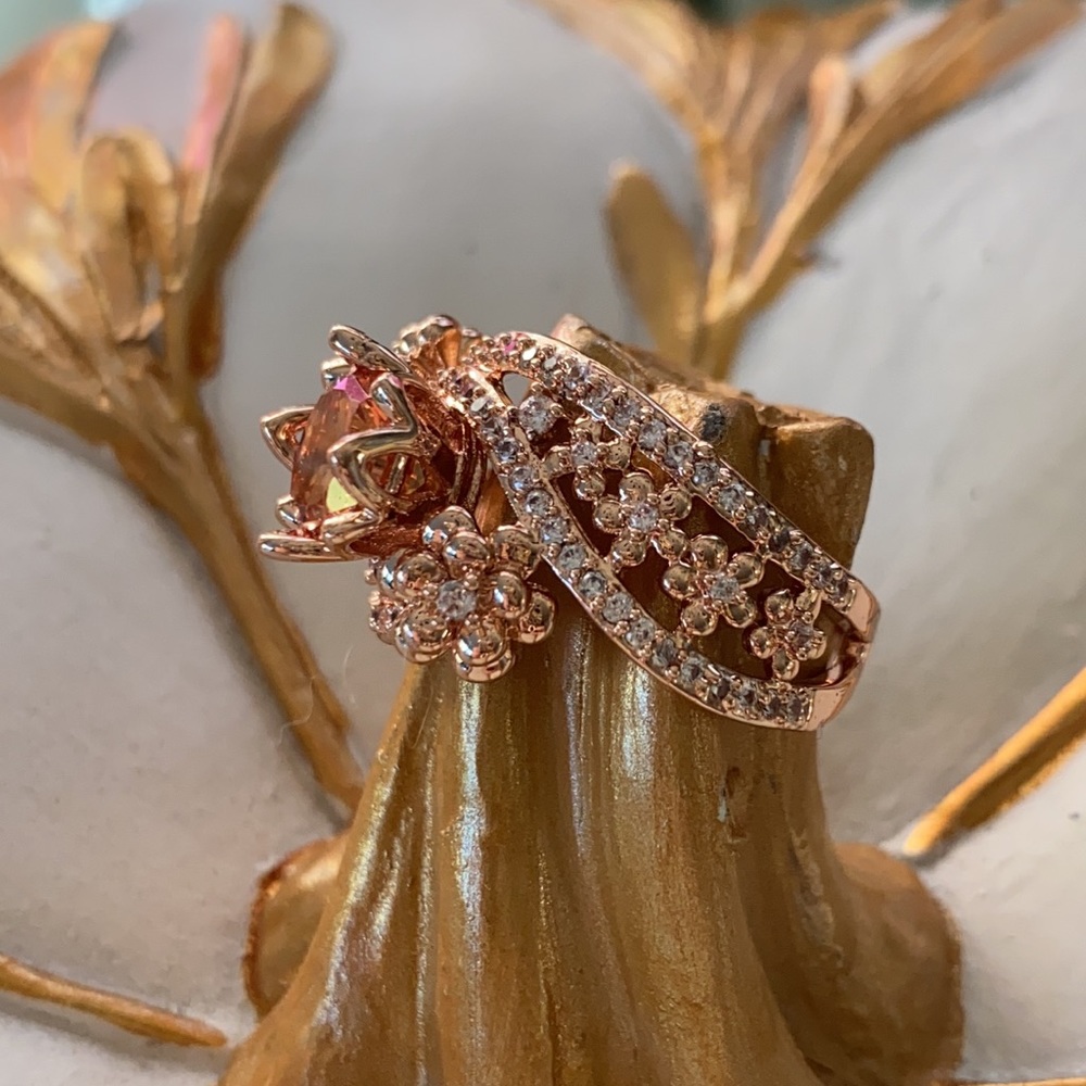 Fun flower ring - Picture 2 of 3